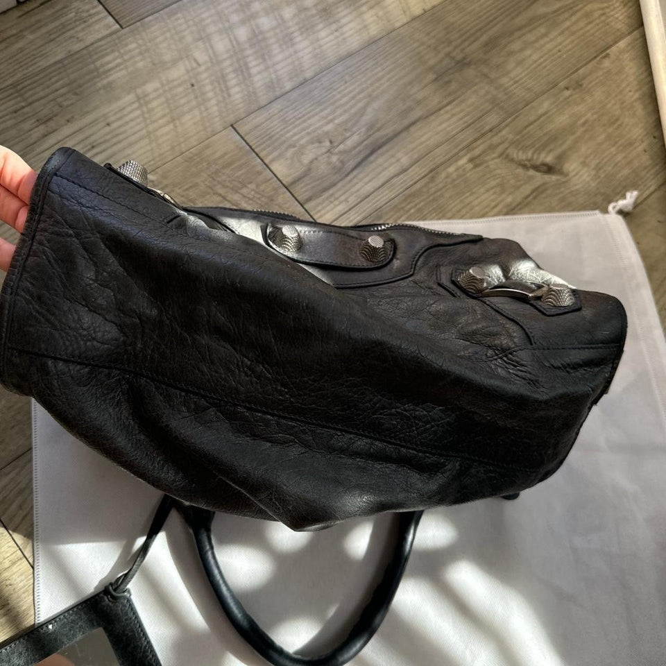 ✨ Authentic Balenciaga city bag gaint in black/grey Pre-owned ✨