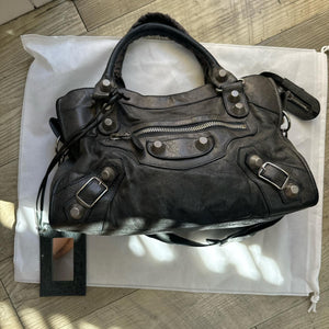 ✨ Authentic Balenciaga city bag gaint in black/grey Pre-owned ✨