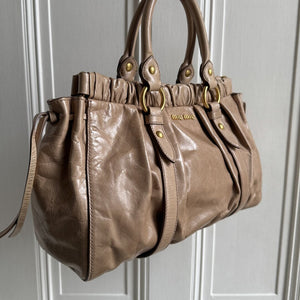 ✨ Authentic Miu Miu Vitello Beige Leather Handbag Pre-owned ✨