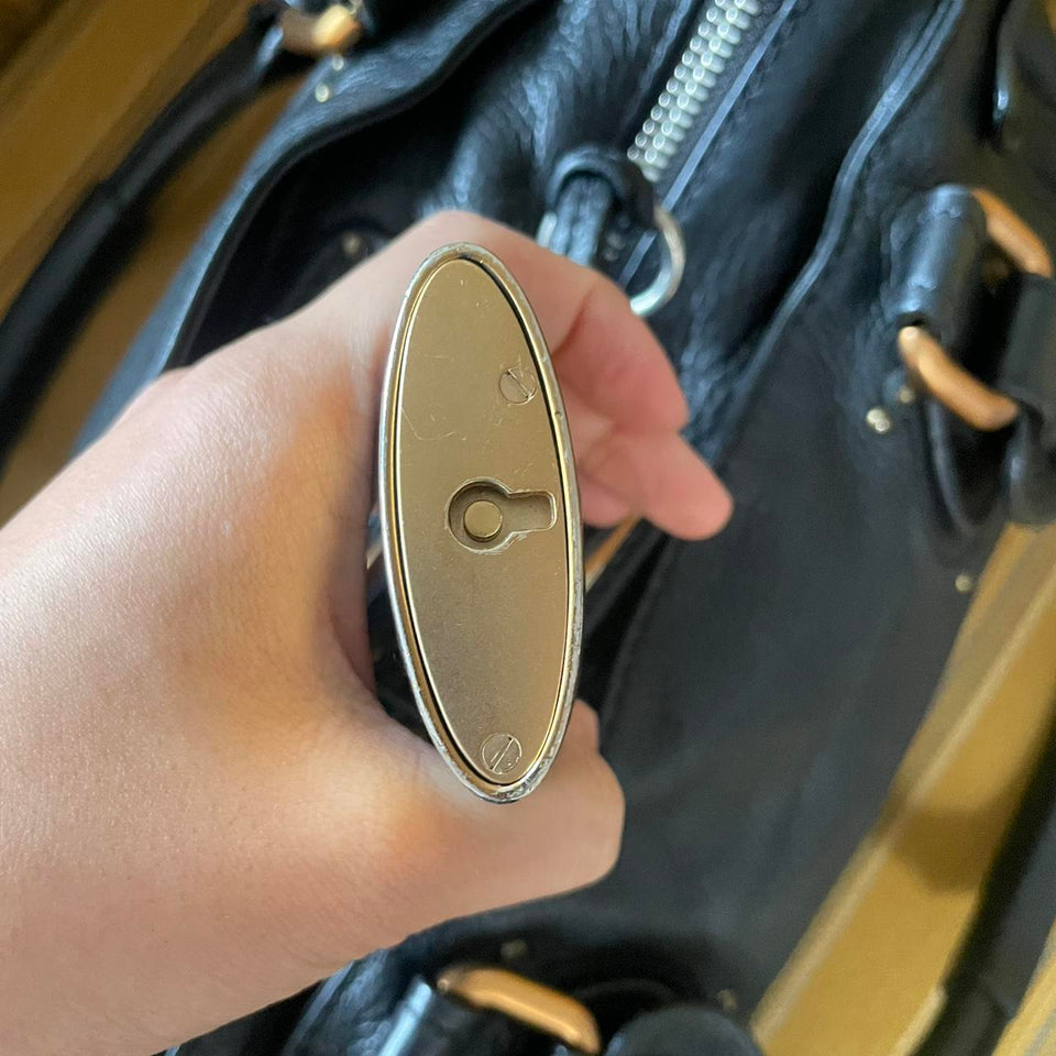 ✨ Authentic Vintage Classic Regular Size Black Leather Chloé Paddington Bag with Brass-toned Hardware Pre-owned ✨