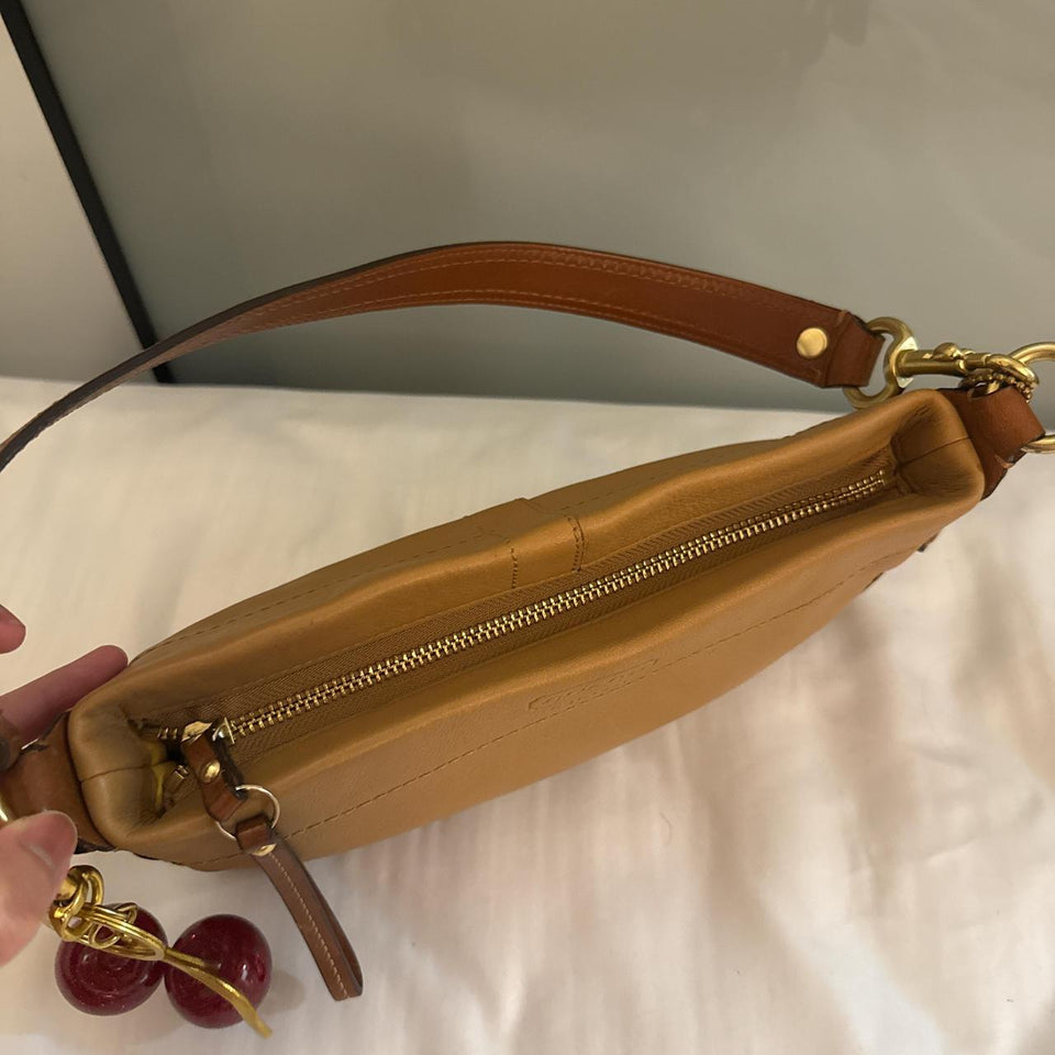 💖 Cutest mini coach bag in excellent condition