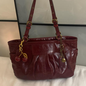 Beautiful soft leather coach bag in very good condition