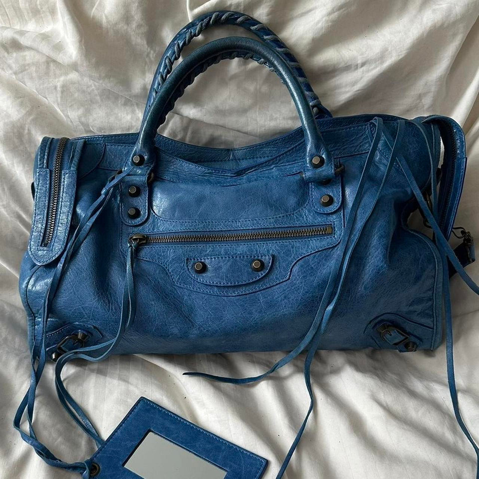✨ Authentic VINTAGE BALENCIAGA ‘FIRST’ CITY BAG Pre-owned ✨