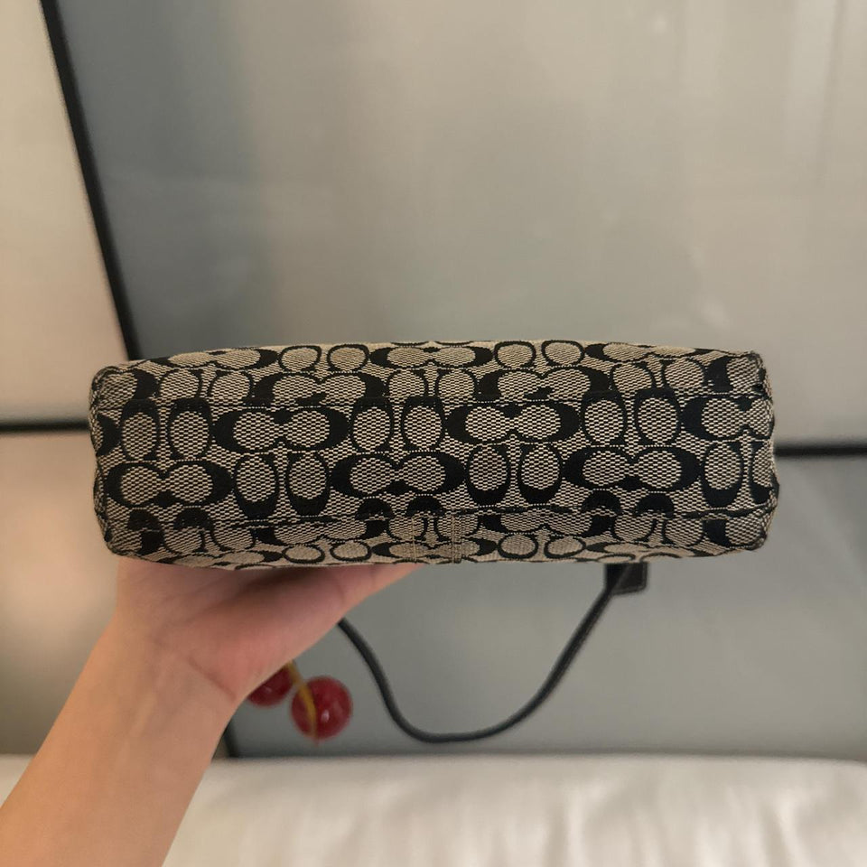 💖 Cutest mini coach bag in good condition