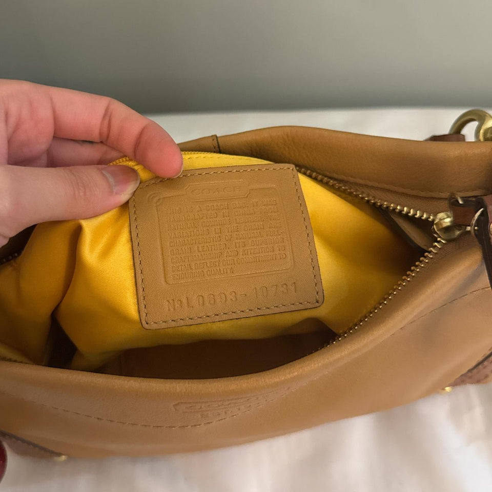 💖 Cutest mini coach bag in excellent condition