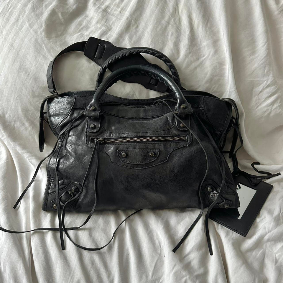 ✨ Authentic vintage balenciaga city bag Pre-owned ✨