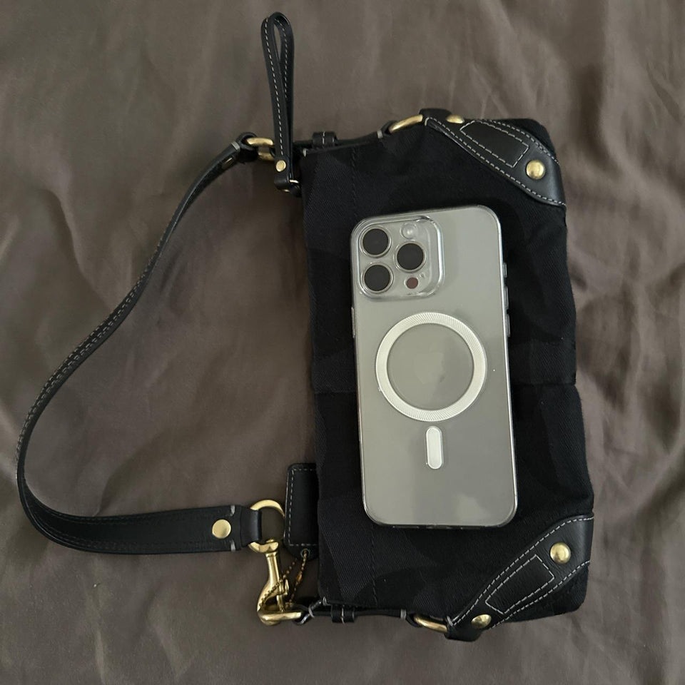 Cutest mini coach bag in excellent condition with no flaws