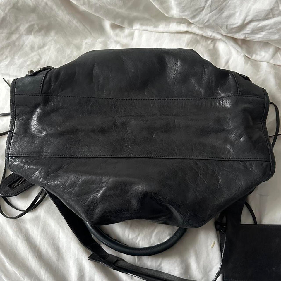 PreOwned BALENCIAGA CITY BAG