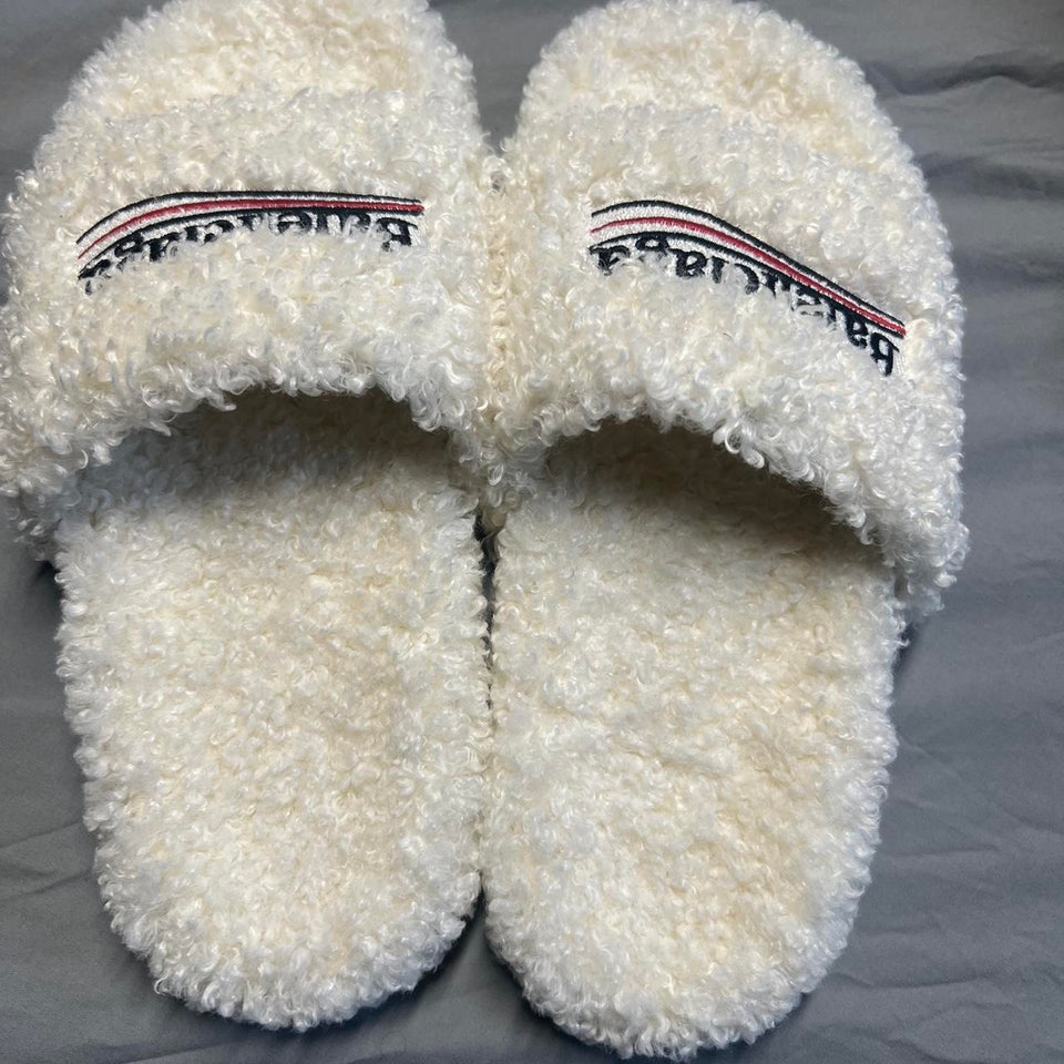 Balenci furry slides in white