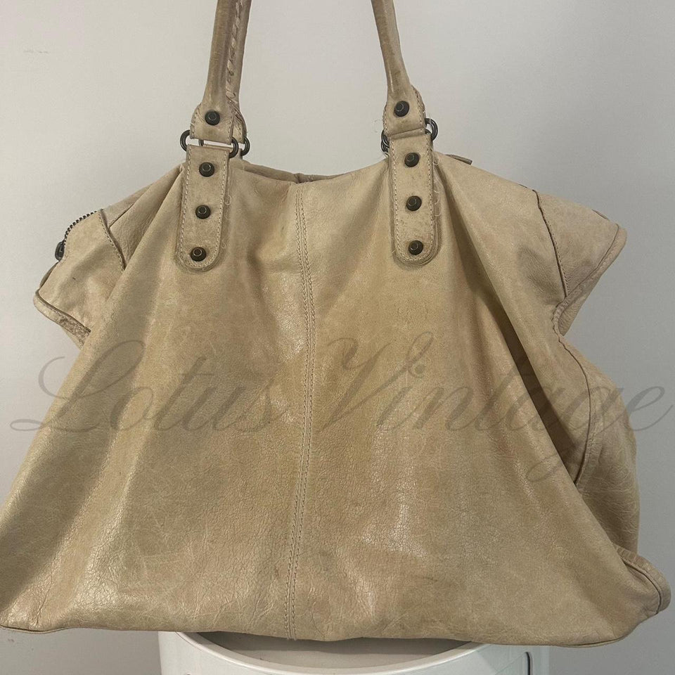 PreOwned Balenciaga motorcycle weekender leather bag