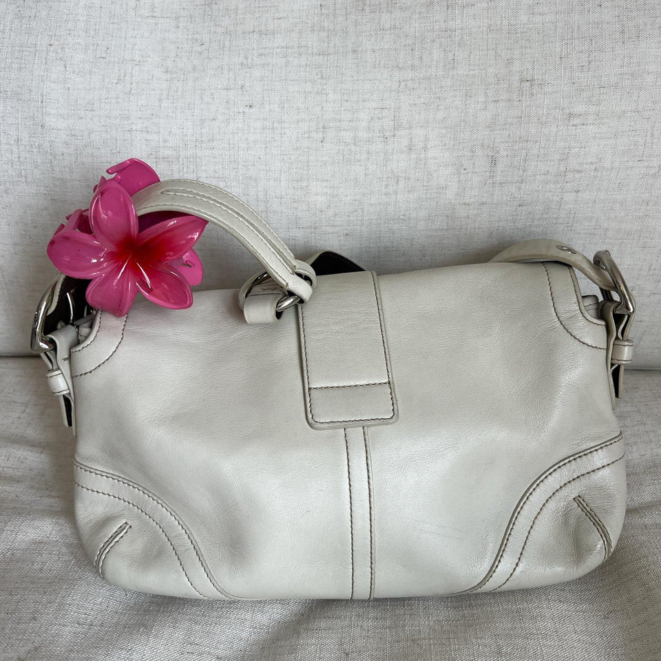 Beautiful authentic vintage coach bag in good