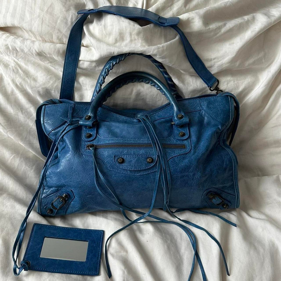 ✨ Authentic VINTAGE BALENCIAGA ‘FIRST’ CITY BAG Pre-owned ✨