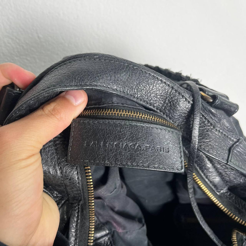 ✨ Authentic 2013 black balenciaga city velo bag Pre-owned ✨