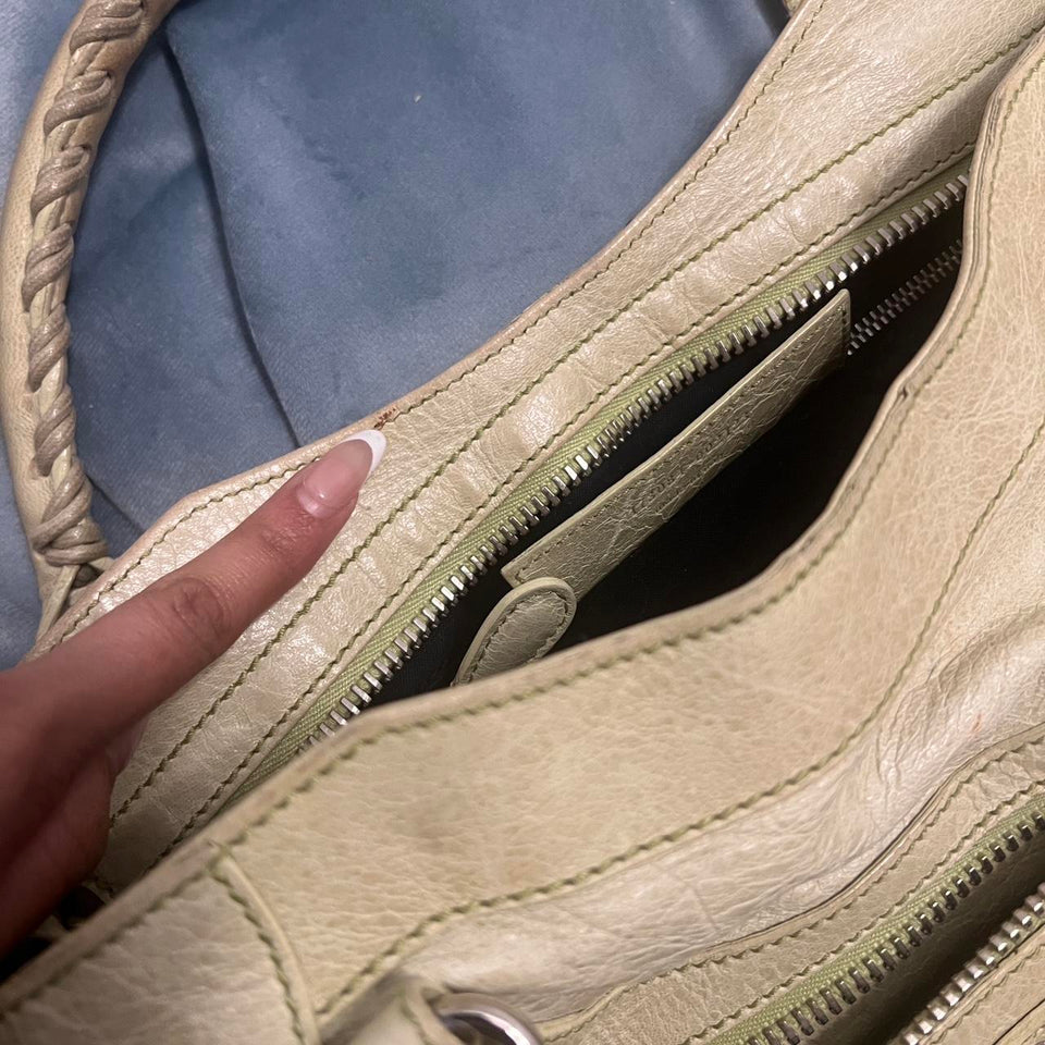 PreOwned BALENCIAGA CITY BAG YELLOW