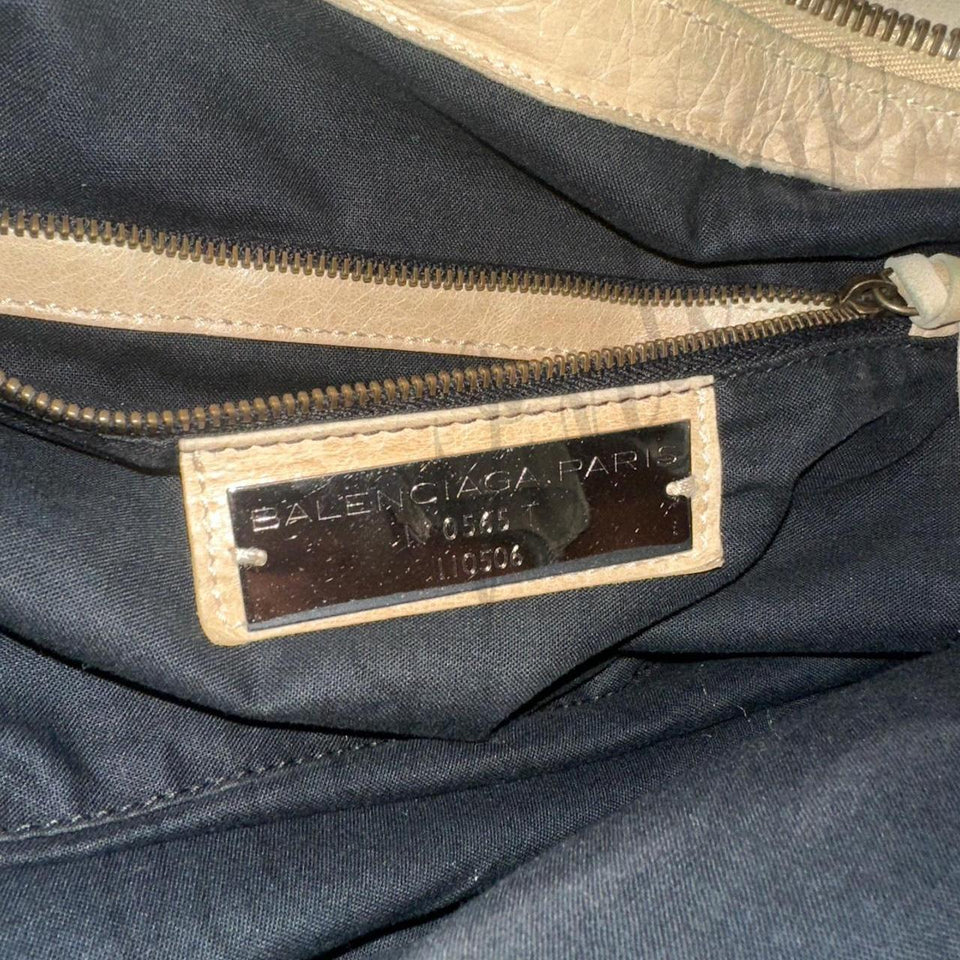 PreOwned Balenciaga motorcycle weekender leather bag