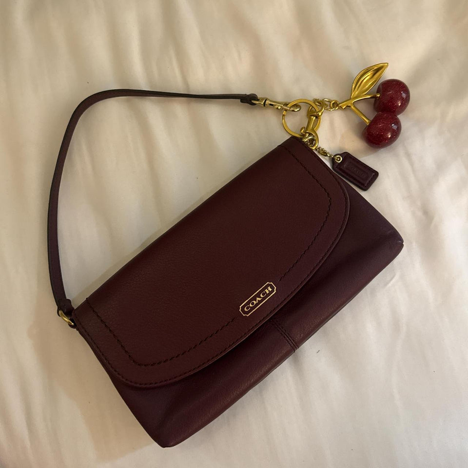 ✨ Cutest mini coach bag in excellent condition